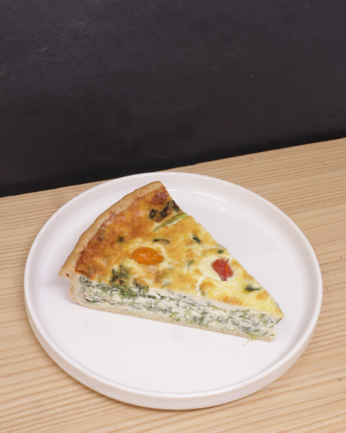 Part de quiche  (épinards, féta et graines de tournesol)