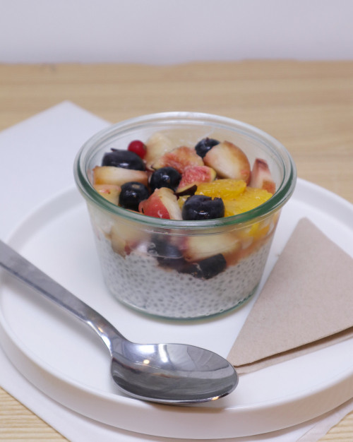 Bocal Chia Pudding et fruits frais